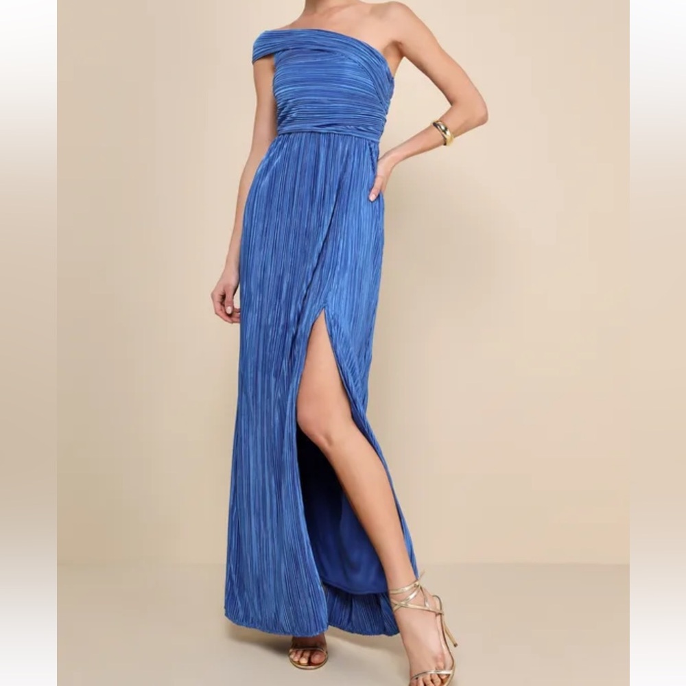 Lulu’s Blue Plisse One-Shoulder Maxi Dress
